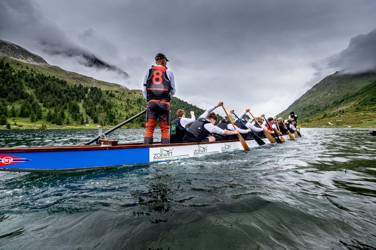 Drachenboot am Staller Sattel